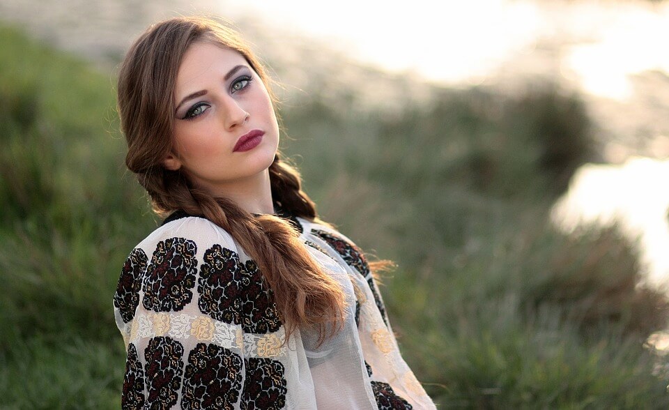 girl-1327764_960_720