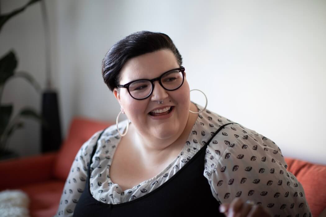 photo-1565125171175-33869863db35